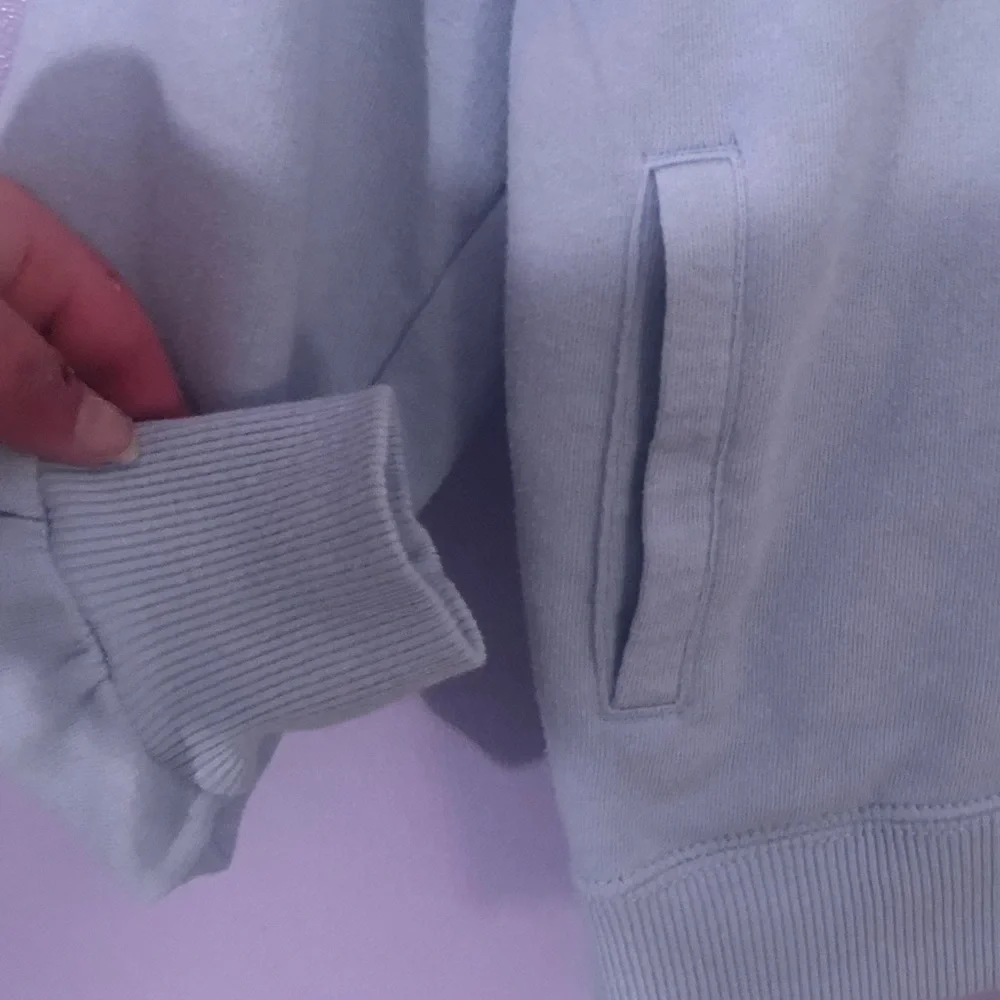 Hollister Baby Blue Boat Neck Oversized Graphic Sweatshirt Size XS - Picture 4 of 7